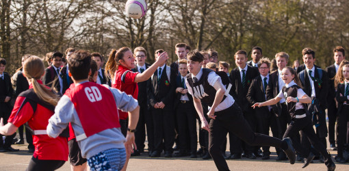 StaffNetballSportsRelief 170316 010