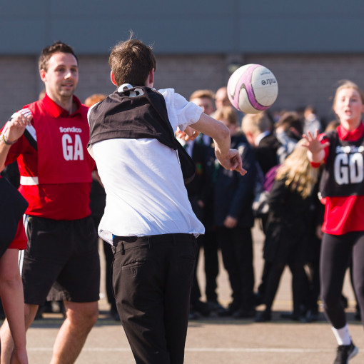 StaffNetballSportsRelief 170316 047